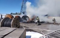 В столице Тувы огнеборцы ликвидировали пожар на складе с горючими материалами