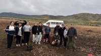 Молодые волонтеры собрали и доставили картофель нуждающимся семьям в Туве