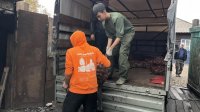 Молодые волонтеры собрали и доставили картофель нуждающимся семьям в Туве