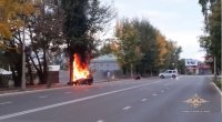 В Кызыле автомобиль уснувшего водителя врезался в дерево и загорелся