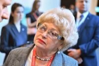 Людмила Нарусова останется сенатором от Тувы